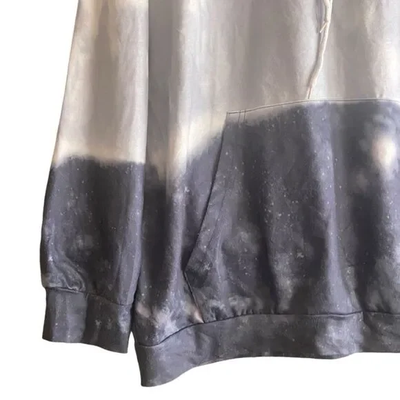 Long Sleeve Blue/White Tie Dye Hoodie. Size X-Large. - Picture 6 of 7